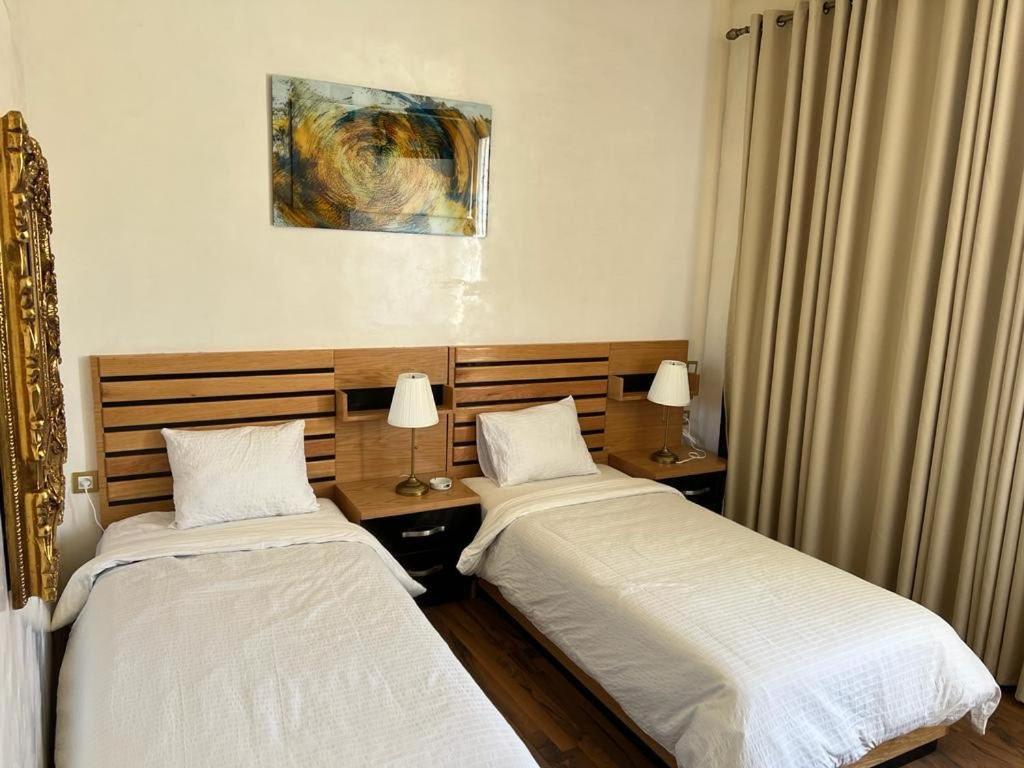 Hotel D'Europe Centre Ville เกนิตรา ภายนอก รูปภาพ