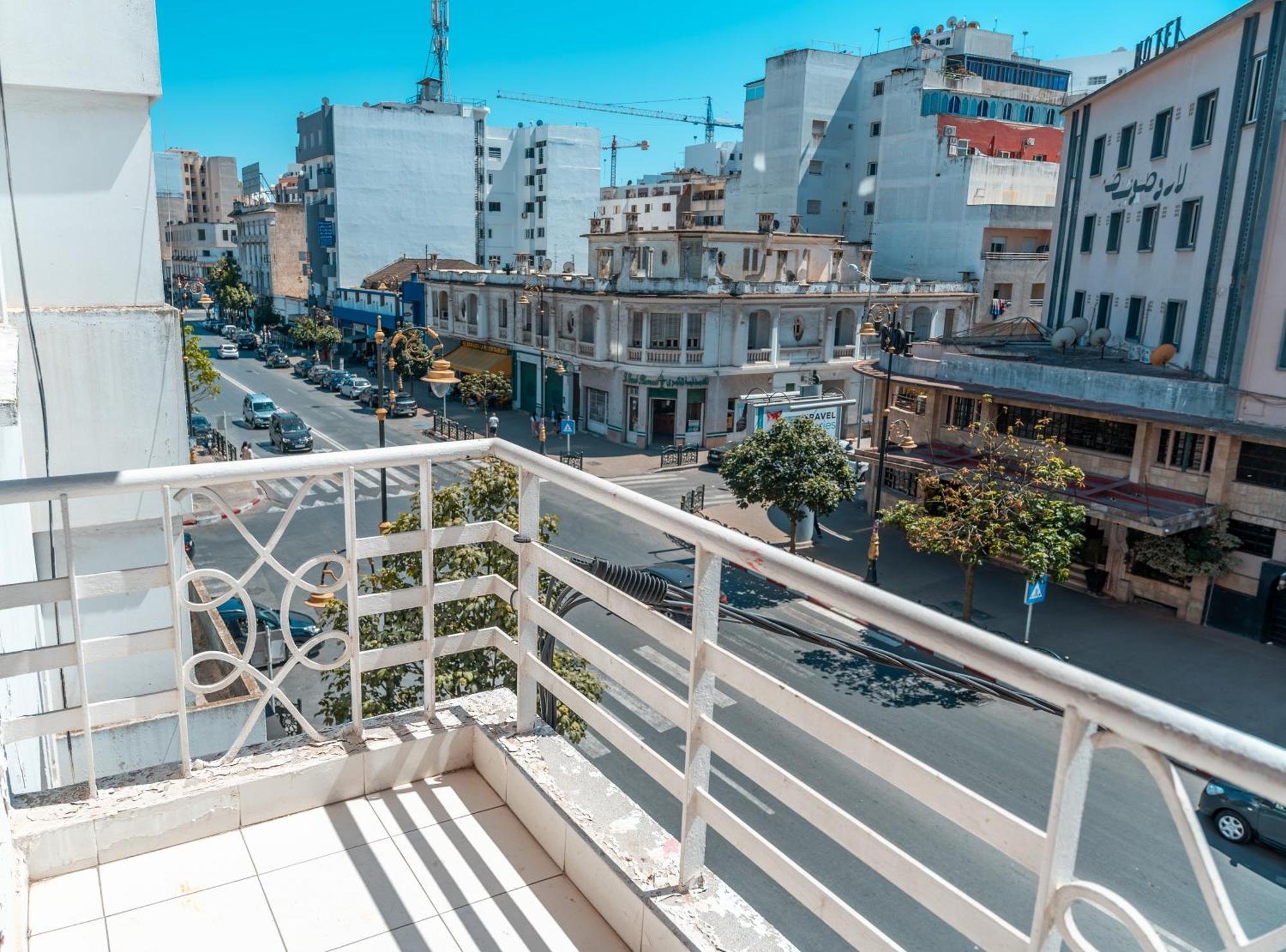 Hotel D'Europe Centre Ville เกนิตรา ภายนอก รูปภาพ