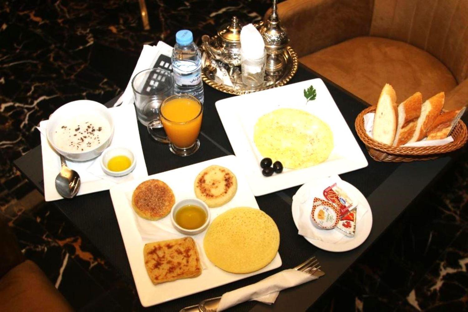 Hotel D'Europe Centre Ville เกนิตรา ภายนอก รูปภาพ